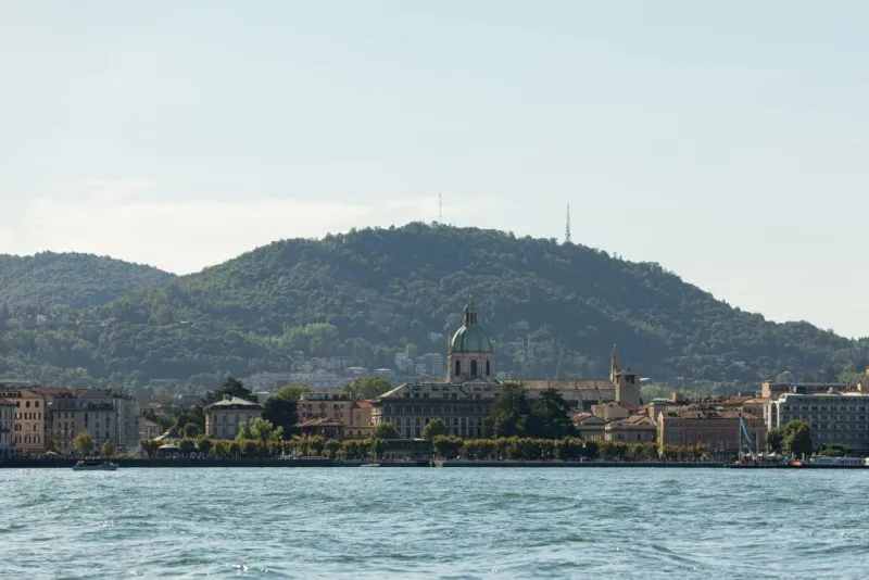 Varenna, Bellagio e Como: Tour guidato in giornata da Milano