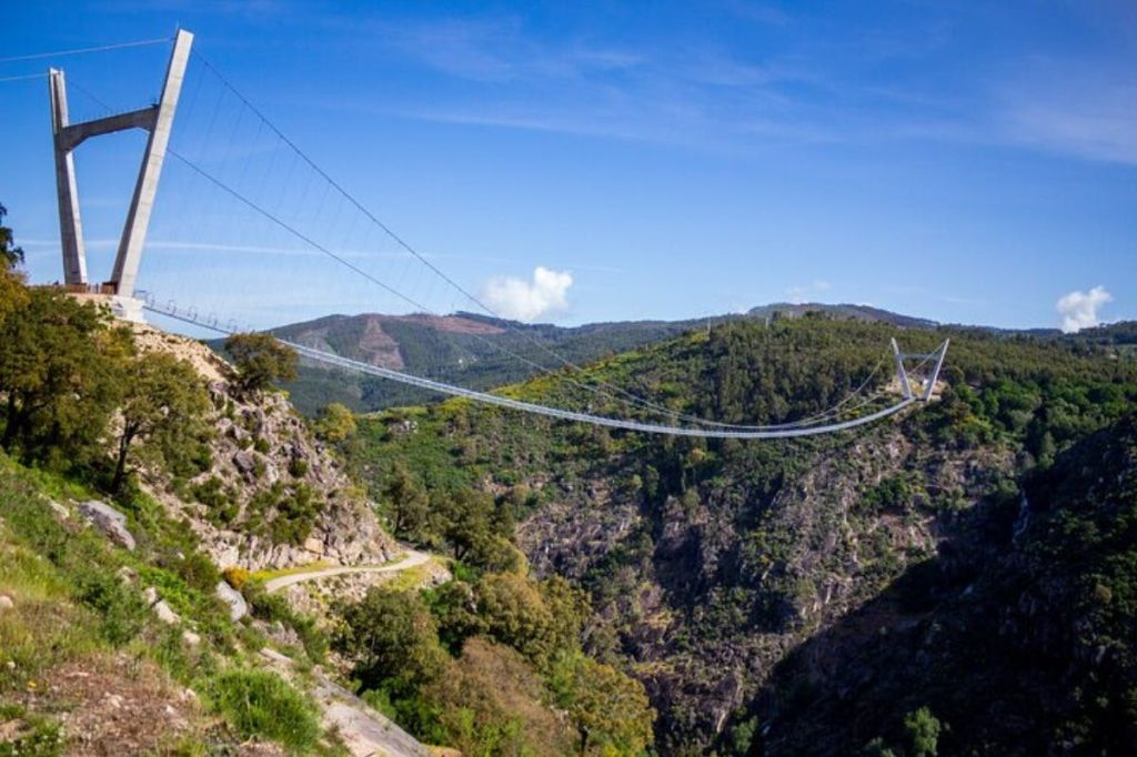 516 Ponte de Arouca e Passadiços do Paiva: Visita guiada a partir do Porto + Almoço