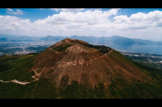 Monte Vesuvio: Biglietto salta-coda con audioguida + trasporto andata e ritorno da Napoli