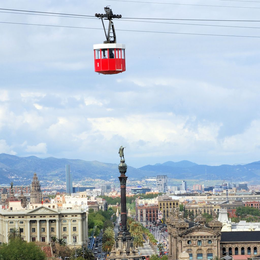 Barcelona Cable Car: Roundtrip from Barceloneta Beach