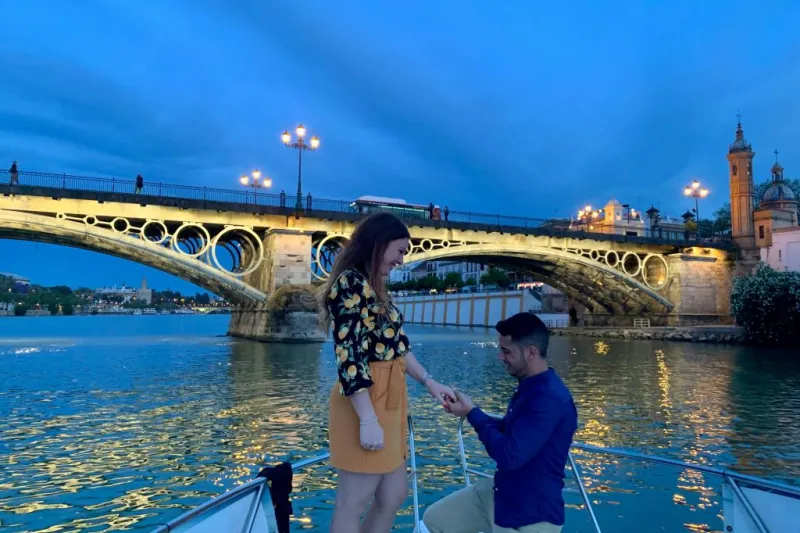 Sevilla: Excursión Privada en Barco de 1 Hora