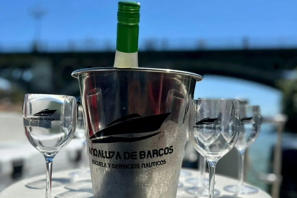 Sevilla: Excursión Privada en Barco de 1 Hora