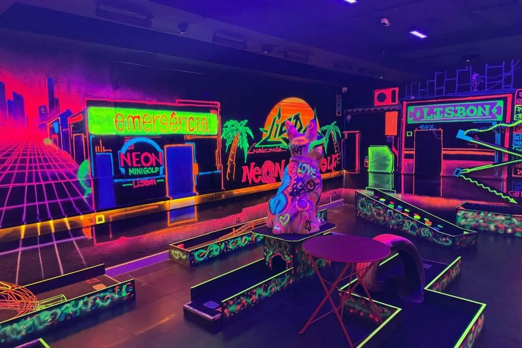 Neon Minigolf Lisbon: Fast Track Ticket