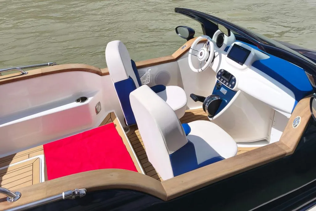 Urban River: 500 Boat Experience