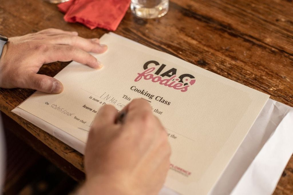 La via italiana: Laboratorio di Pizza e Gelato a Firenze con uno chef locale