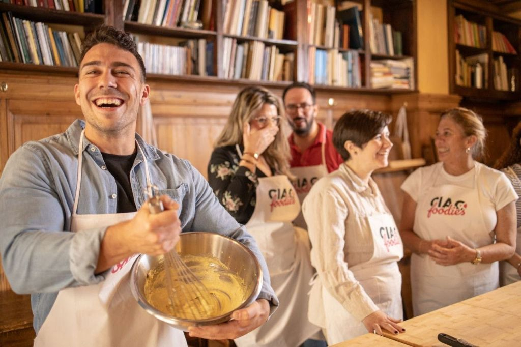 Florence: Pizza & Gelato Making Workshop + Unlimited Wine