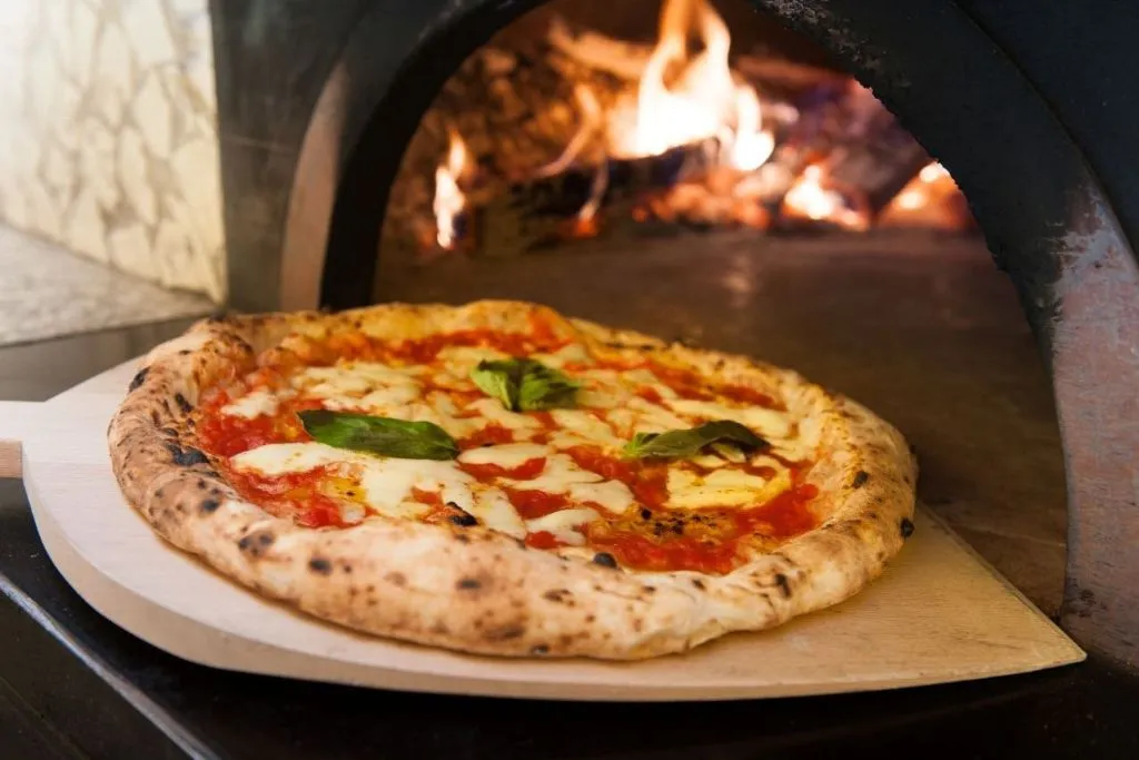 La via italiana: Laboratorio di Pizza e Gelato a Firenze con uno chef locale