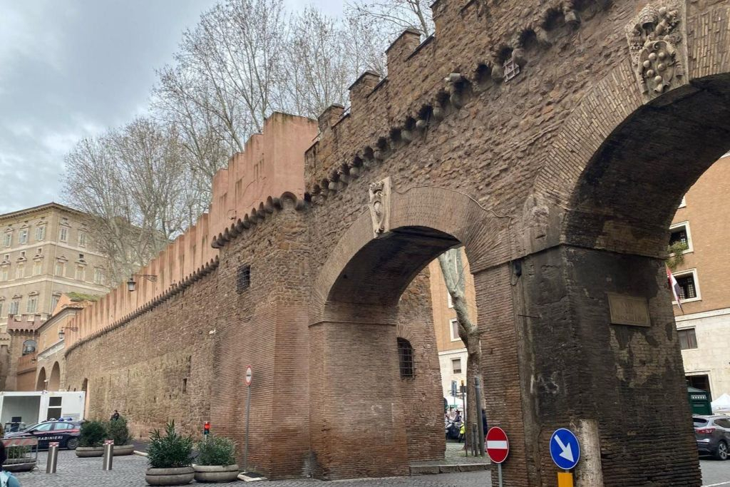 Passetto di Borgo: Entrada sin colas