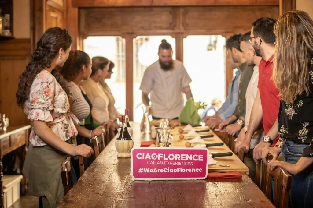 Firenze: Corso di cucina per piccoli gruppi + vino illimitato + visita al mercato opzionale