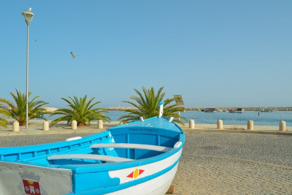 Albufeira: Guided Food Tour + Roundtrip Transportation