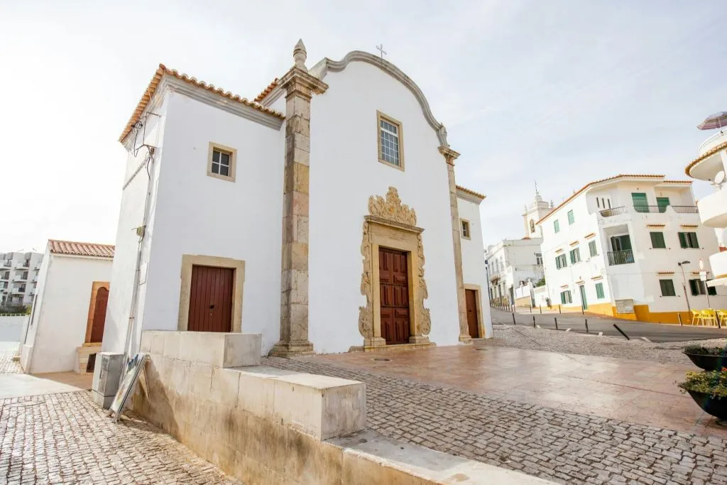 Albufeira: Guided Food Tour + Roundtrip Transportation