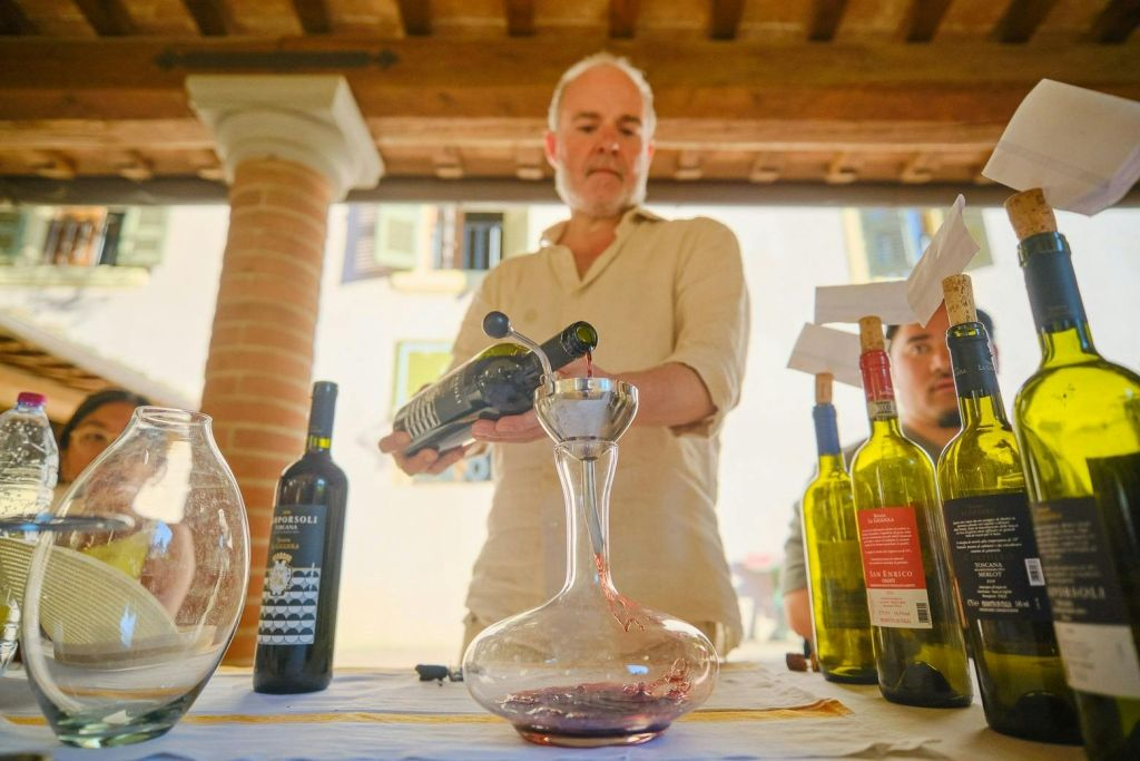 Florencia: Taller Guiado de Elaboración del Vino para Grupos Reducidos + Degustación