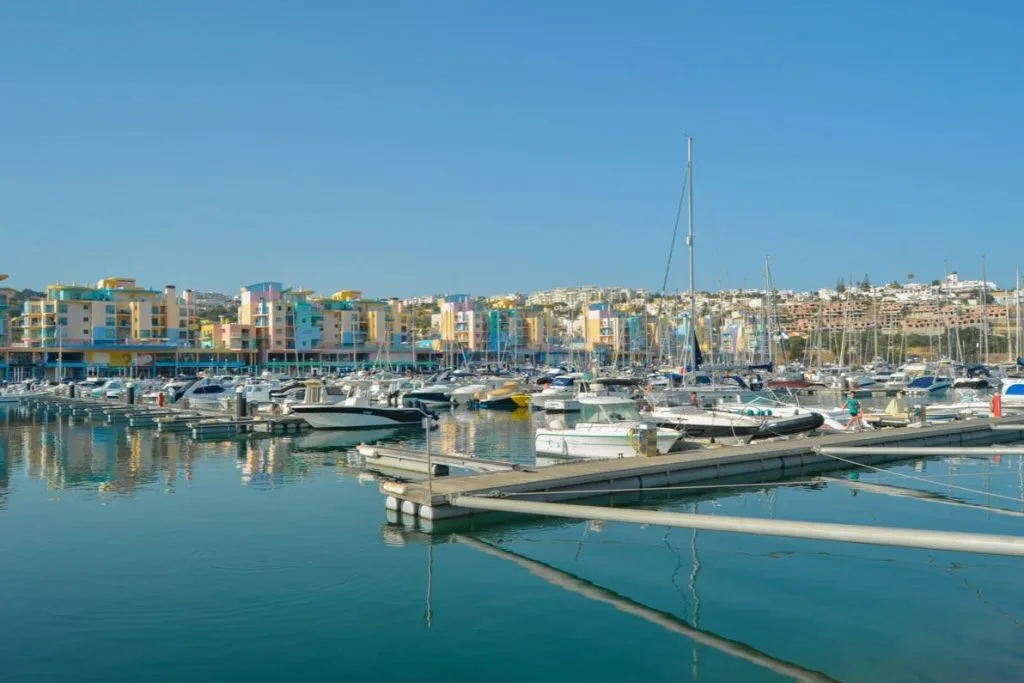 Albufeira: Guided Tour + Wine Tasting + Transfers