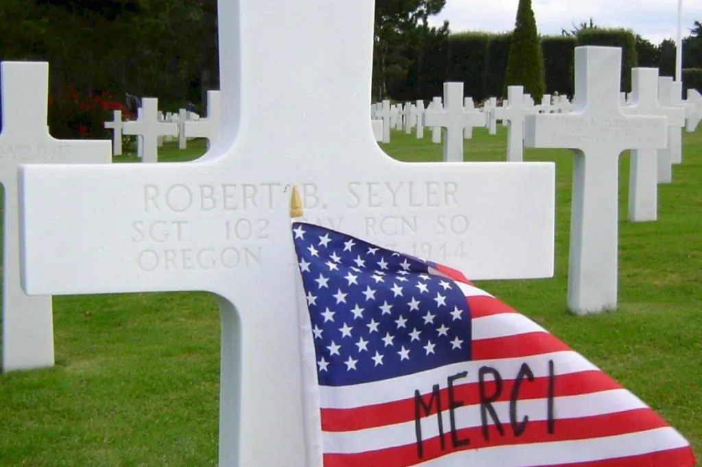 D-Day Tour: Pointe du Hoc, Omaha Beach & American Cemetery Half-Day
