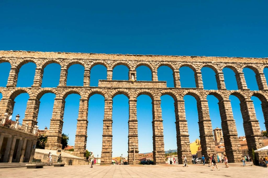 Segovia and Toledo: Entry Tickets + Guided Tour + Transfers
