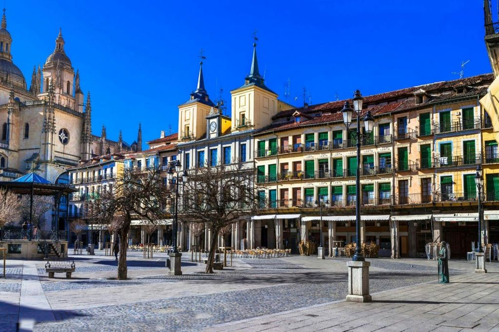 Segovia and Toledo: Entry Tickets + Guided Tour + Transfers