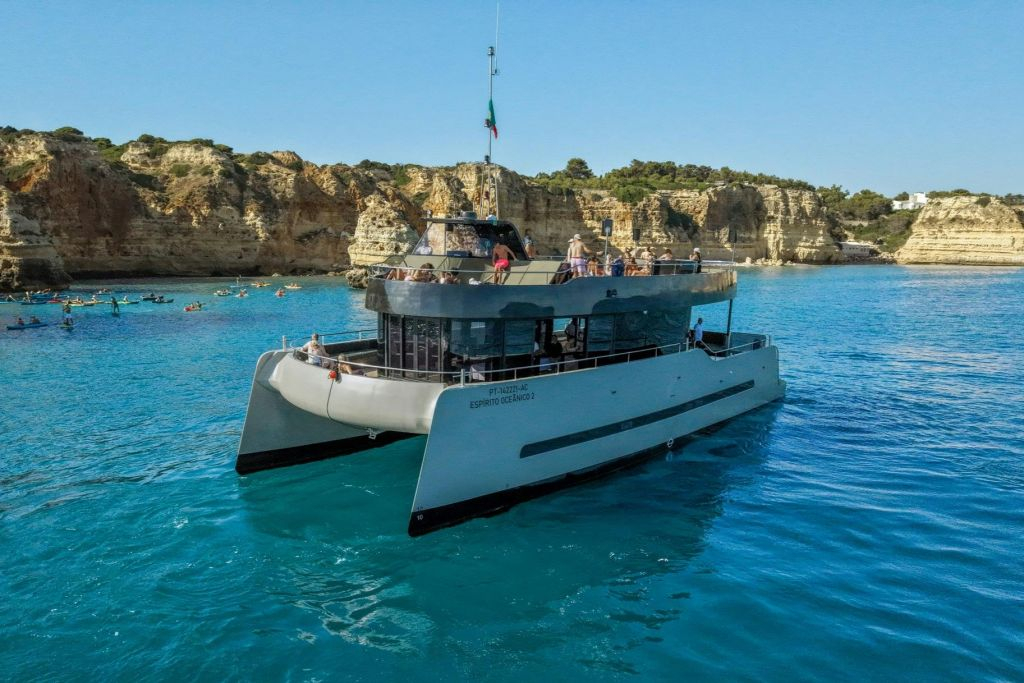 Albufeira: Guided Sightseeing Cruise with BBQ Lunch
