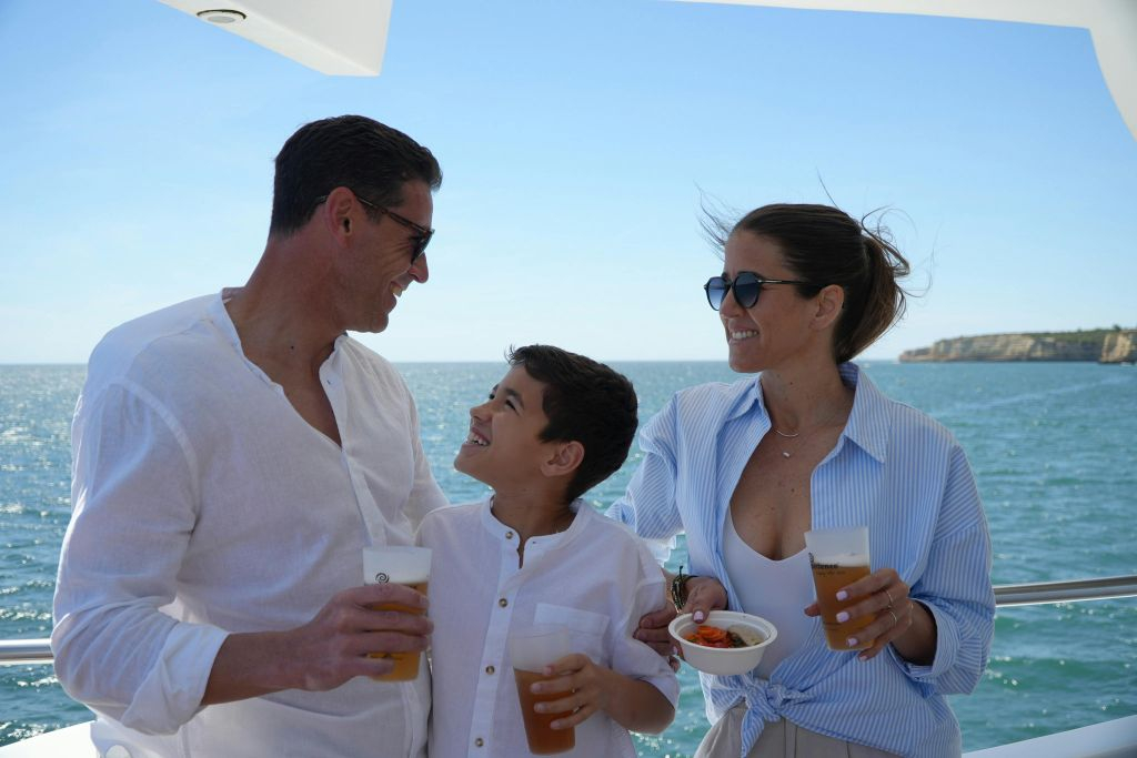 Albufeira: Guided Sightseeing Cruise with BBQ Lunch