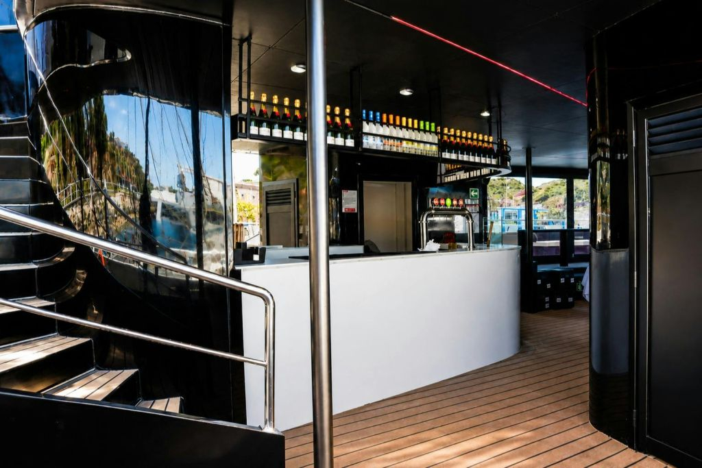Albufeira: Guided Sightseeing Cruise with BBQ Lunch