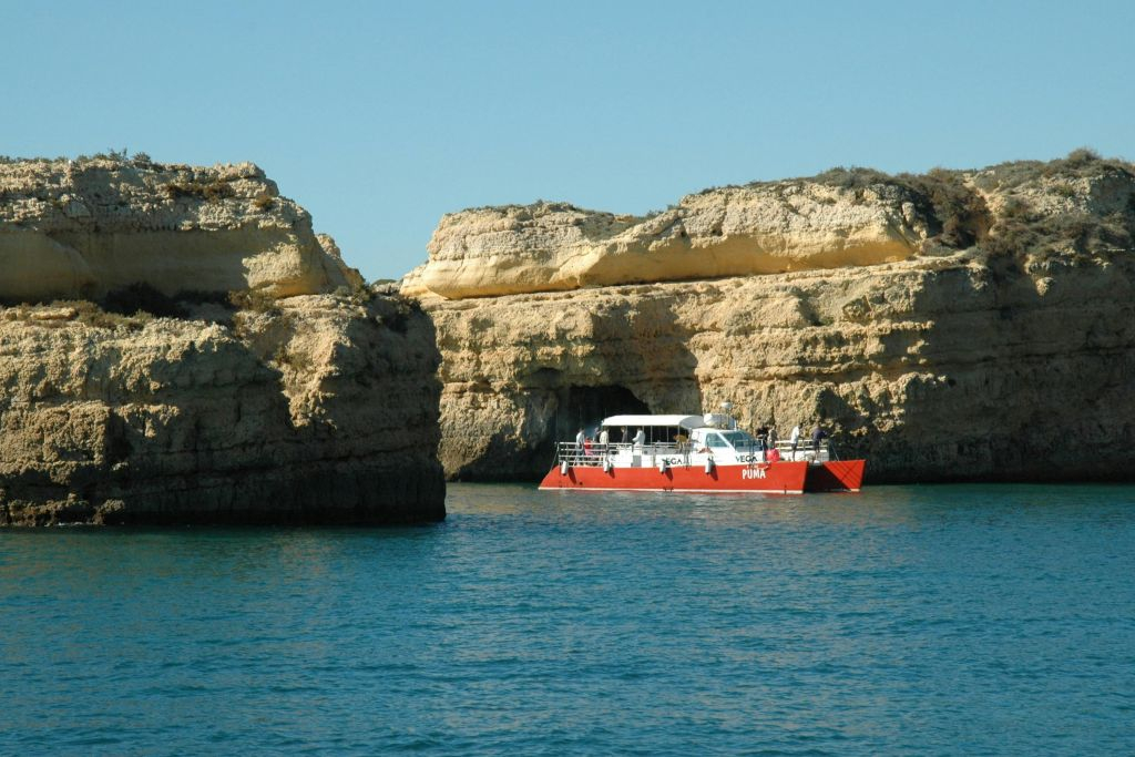 Vilamoura: Passeio de barco guiado + Almoço com churrasco