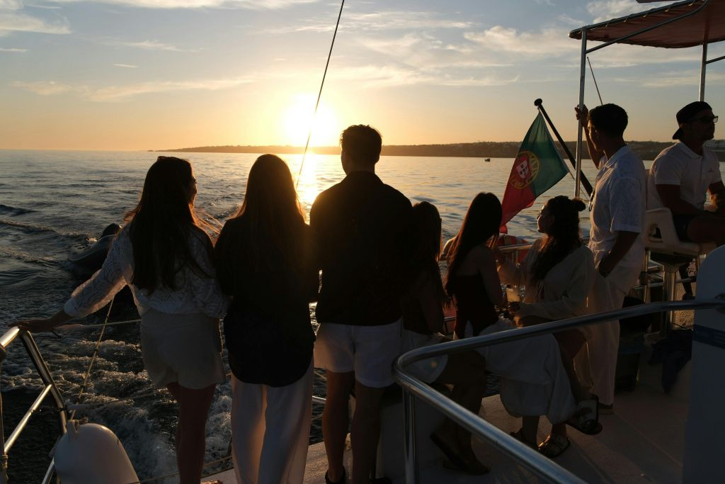 Algarve: Guided Sunset Boat Tour from Vilamoura
