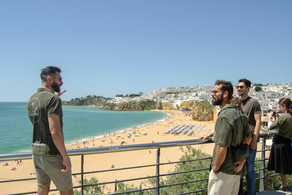 Albufeira: Visita guiada a pé + Prova de comida e bebida