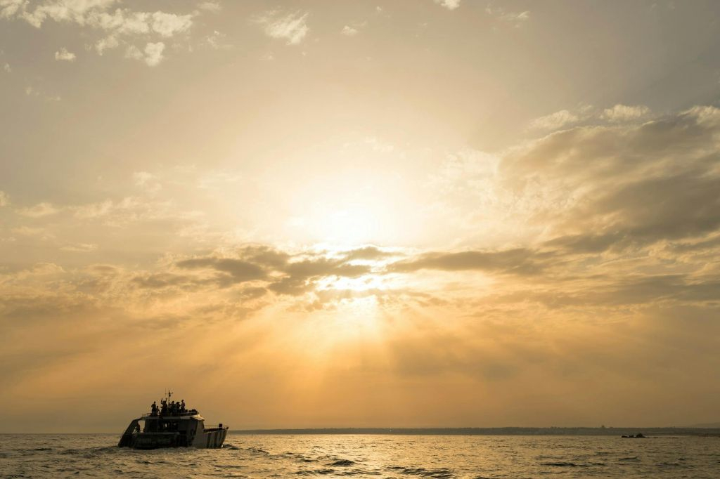 Benagil: Passeio de barco guiado ao pôr do sol