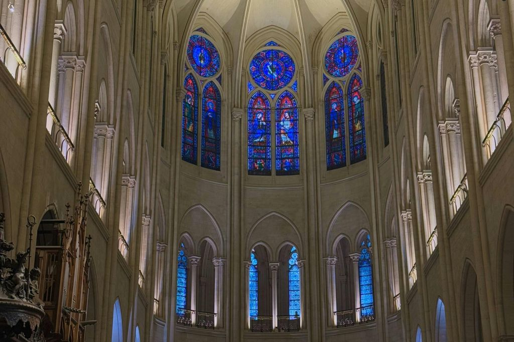 Notre Dame Cathedral: Guided Tour with Standard Public Entry
