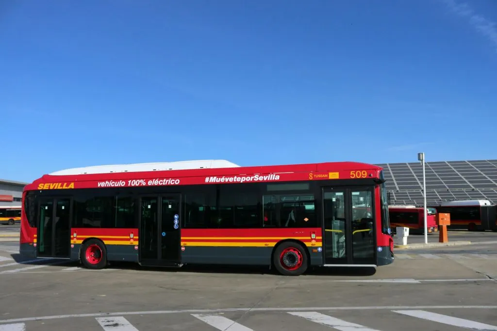 Seville: One-Way Transfer from City Center to Airport