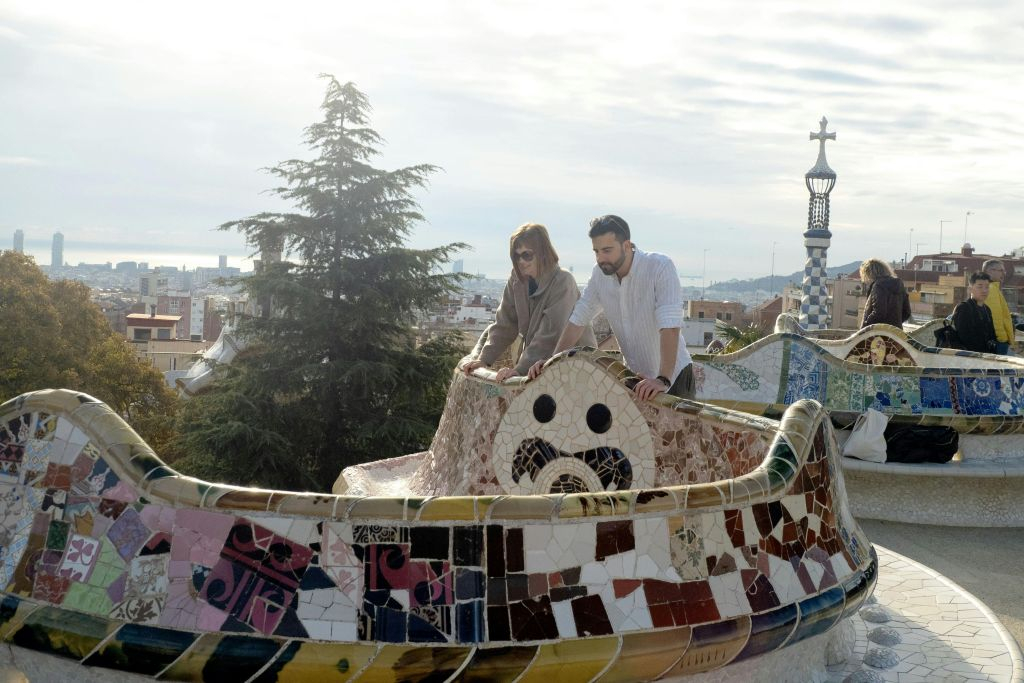 Sagrada Familia, Park Güell & Casa Milà: Guided Tour + Private Transfer