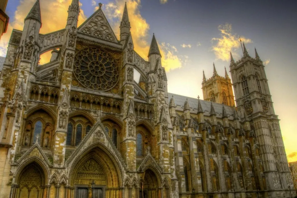 Houses of Parliament: Entry + Guided Walking Tour