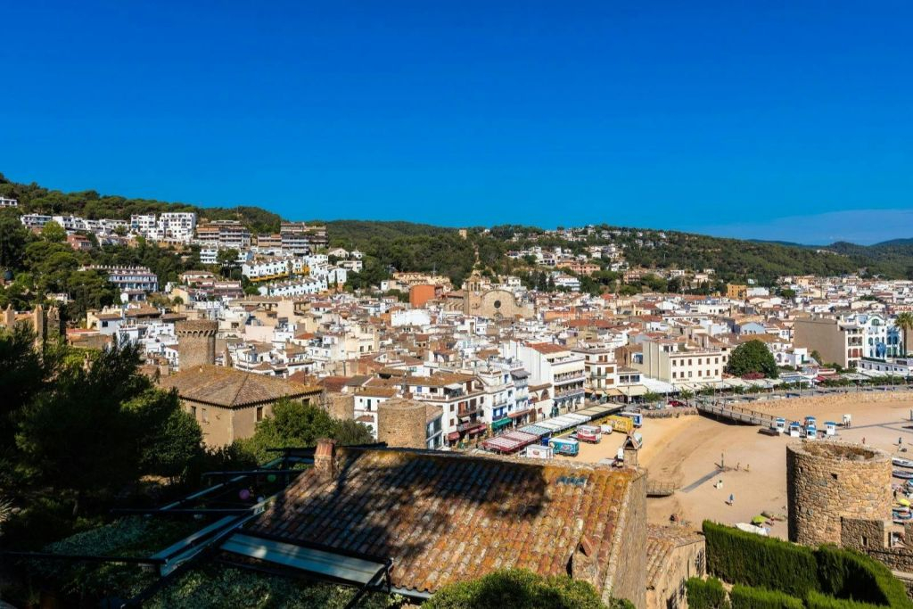 Costa Brava: Guided Day Tour from Barcelona