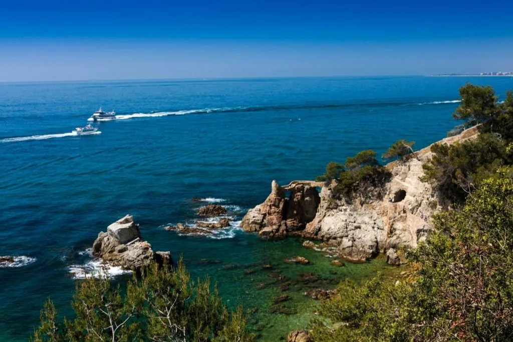 Costa Brava: Guided Day Tour from Barcelona