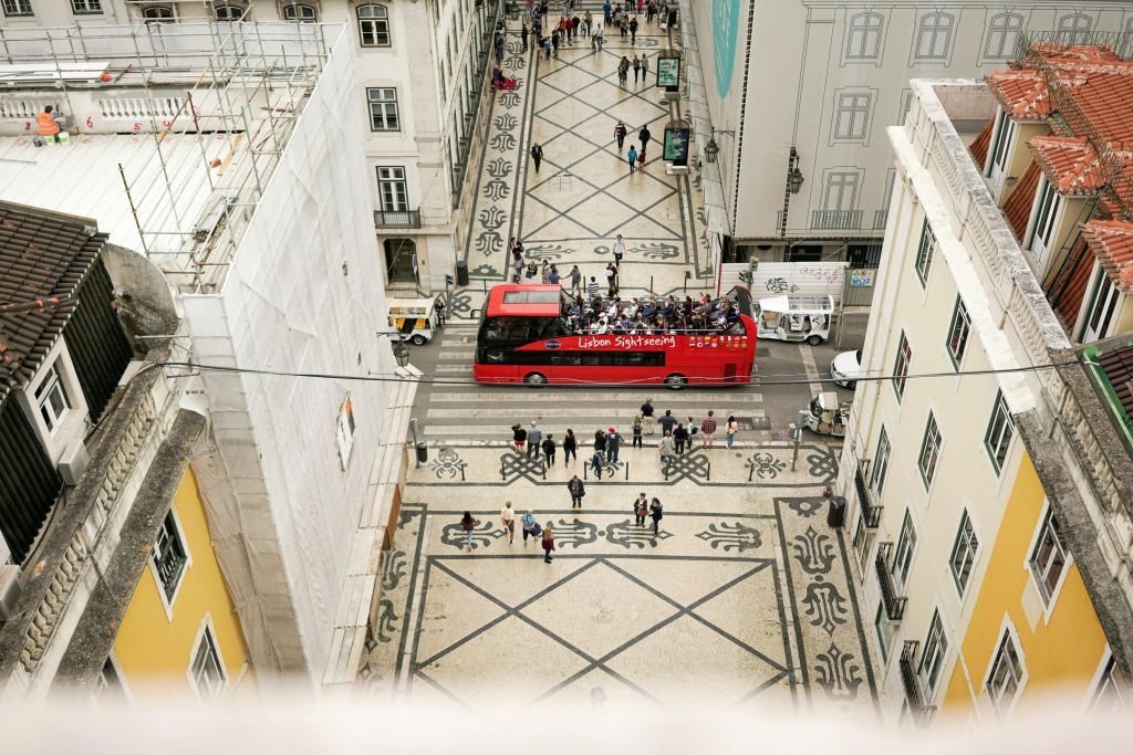 Lisbon: Classic Hop-On Hop-Off Bus Tour + Audio Guide