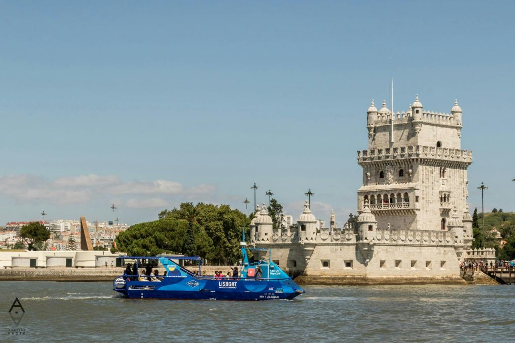 Lisbon: Epic Hop-on Hop-off Bus Tour + Audio Guide