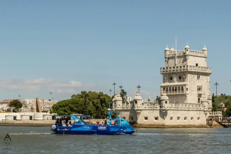 Lisbon: Epic Hop-on Hop-off Bus Tour + Audio Guide