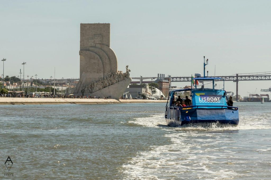 Lisbon: Expert Hop-On Hop-Off Tour + Audio Guide