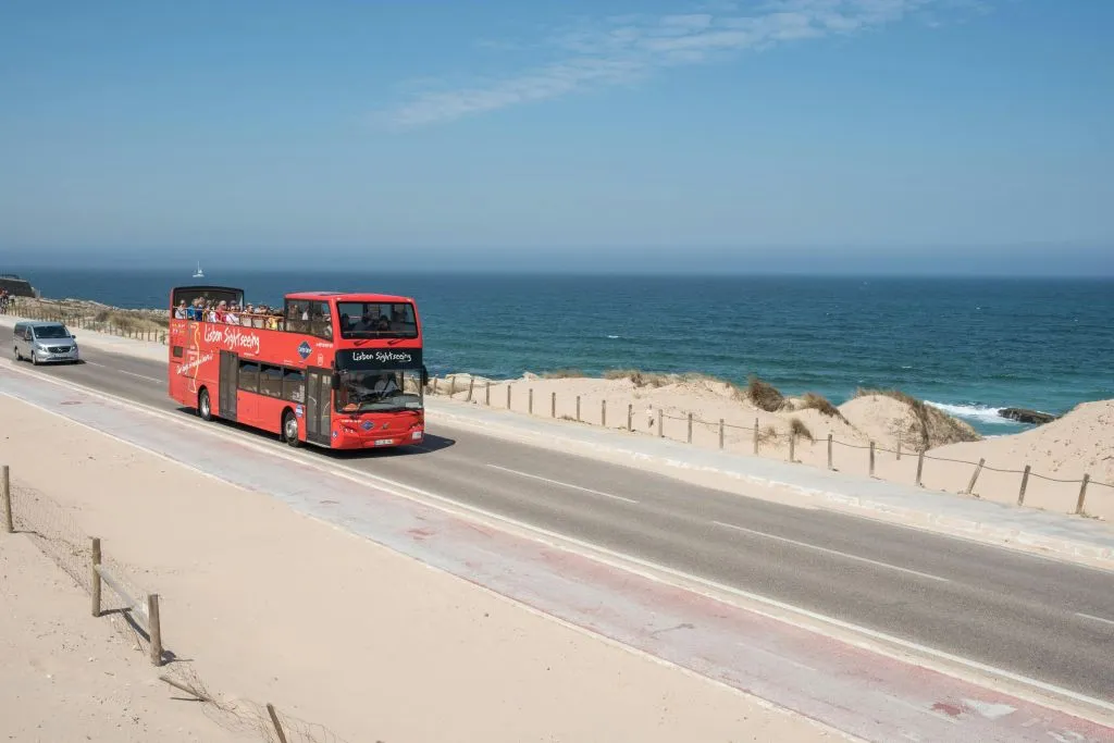 Lisbon: Explorer Hop-on Hop-off Bus Tour + Audio Guide