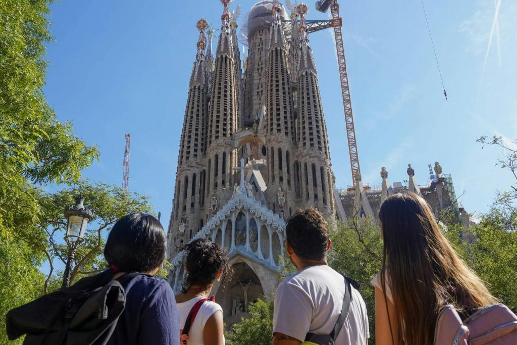 Park Güell & Sagrada Familia: Fast Track Ticket + Guided Tour