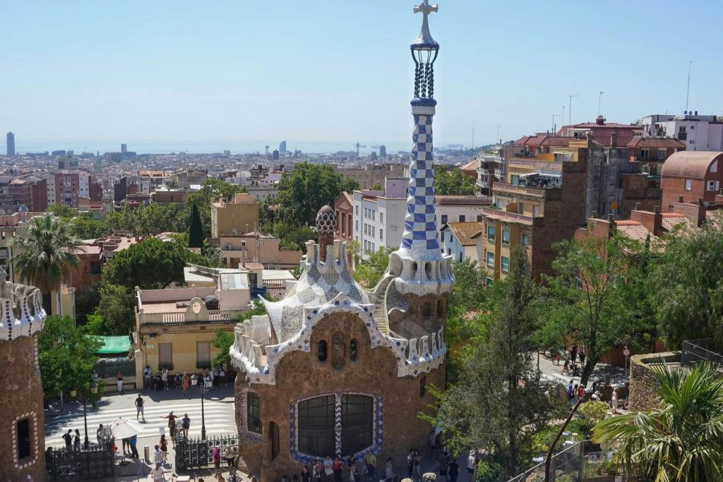 Park Güell & Sagrada Familia: Fast Track Ticket + Guided Tour