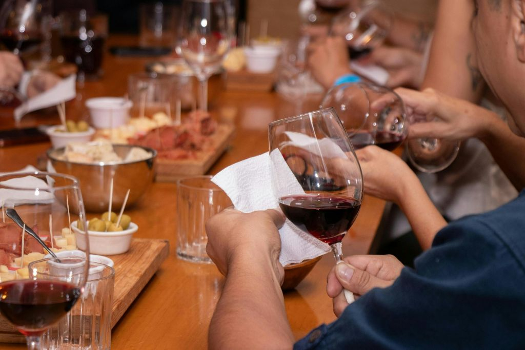 Madrid: Guided Wine, Tapas, and Olive Oil Tasting Experience