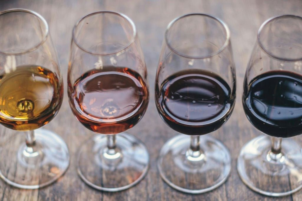Madrid: Esperienza guidata di degustazione di vino, tapas e olio d'oliva