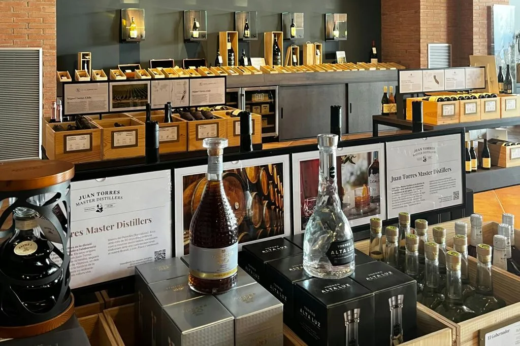 Barcelona: Guided Familia Torres Winery Tour + Tastings