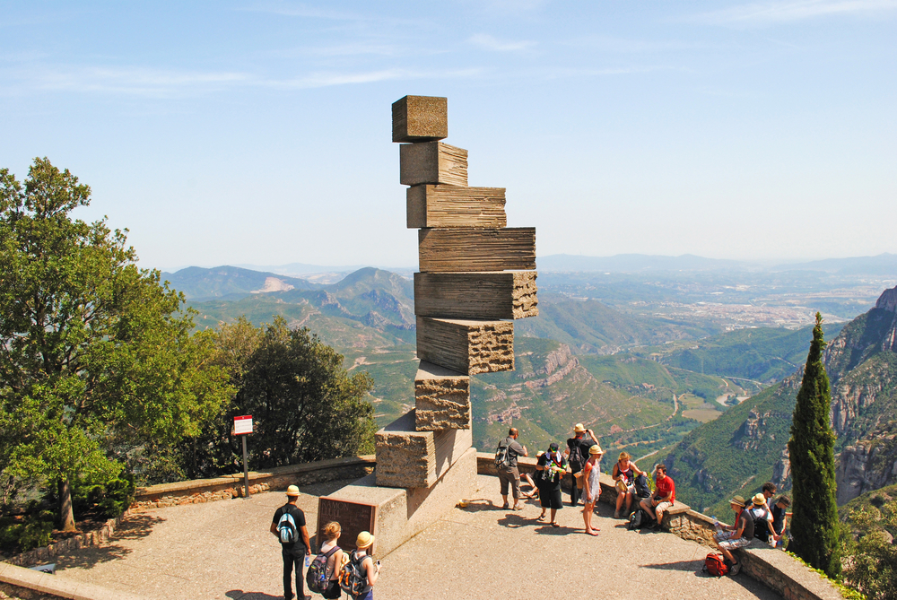 Montserrat Mountain Card: Train from Barcelona + Rack Railway + Moreneta Access