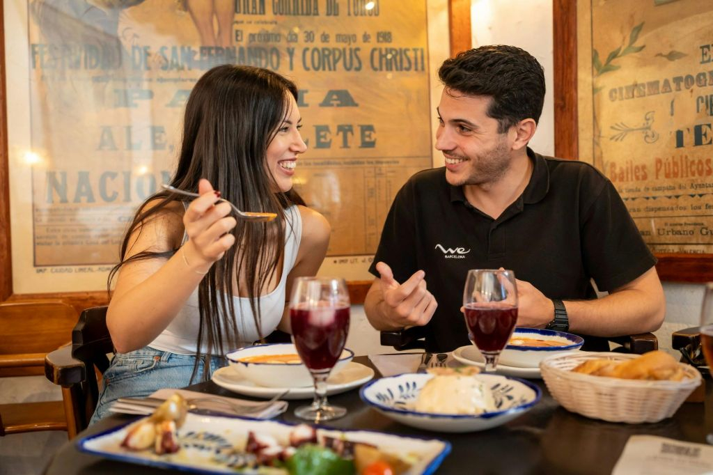 Sevilla: Ruta Guiada de Tapas y Vinos + Espectáculo Flamenco