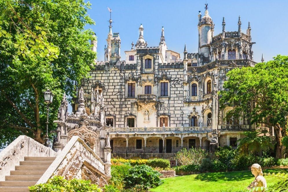 Sintra e Quinta da Regaleira: tour guidato + trasferimento