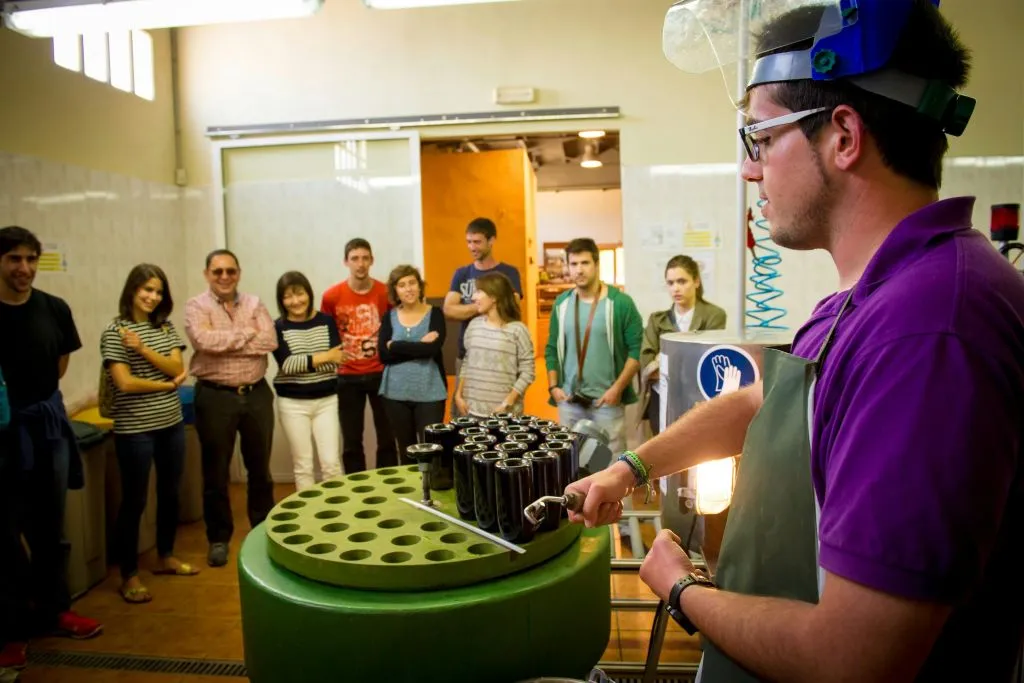 Barcelona: Guided Wine and Cava Experience