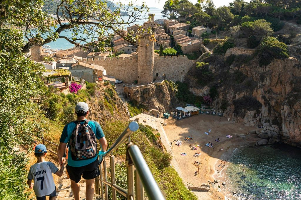 Costa Brava & Tossa de Mar: Guided Tour from Barcelona