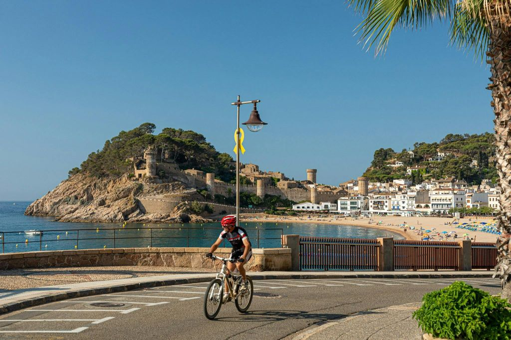Costa Brava & Tossa de Mar: Guided Tour from Barcelona