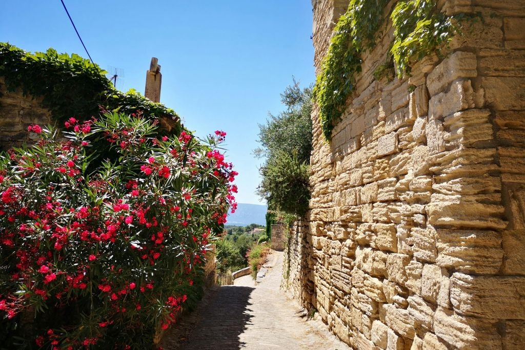 Luberon Villages: Guided Day Tour from Aix-en-Provence